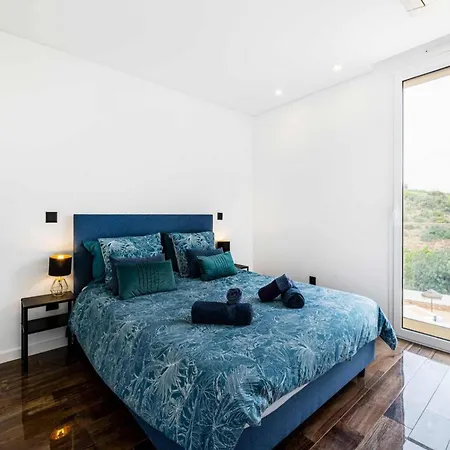 New Stylish Private Villa In Albufeira *