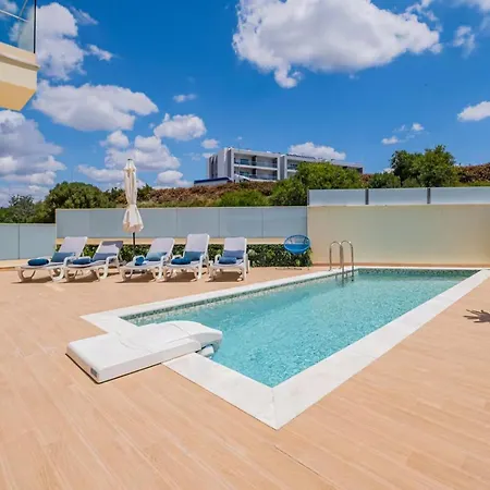 New Stylish Private Villa In Albufeira *